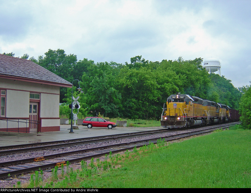 UP 2967 leads eastbound rock loads